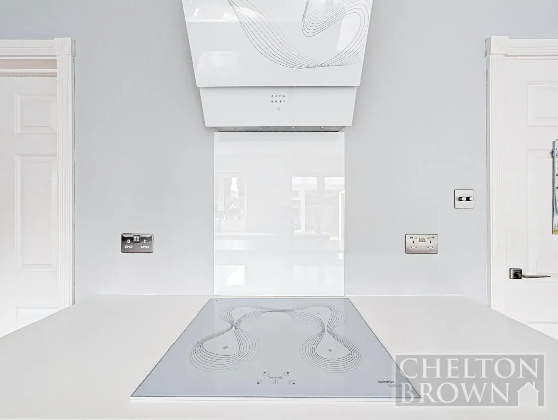 The Gorenje induction hob and Karim Rashid extractor at Bradbury Road