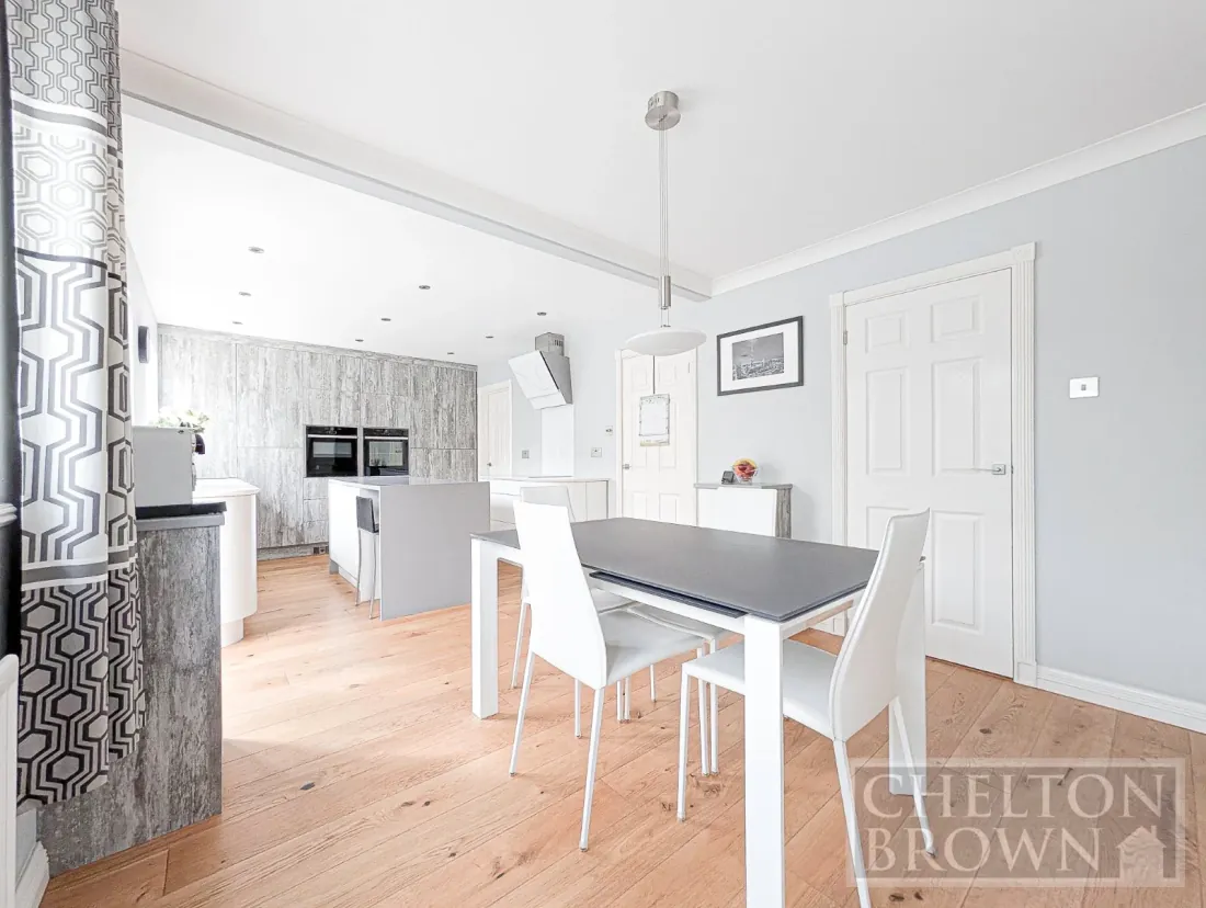 The bespoke kitchen-dining room at Bradbury Road