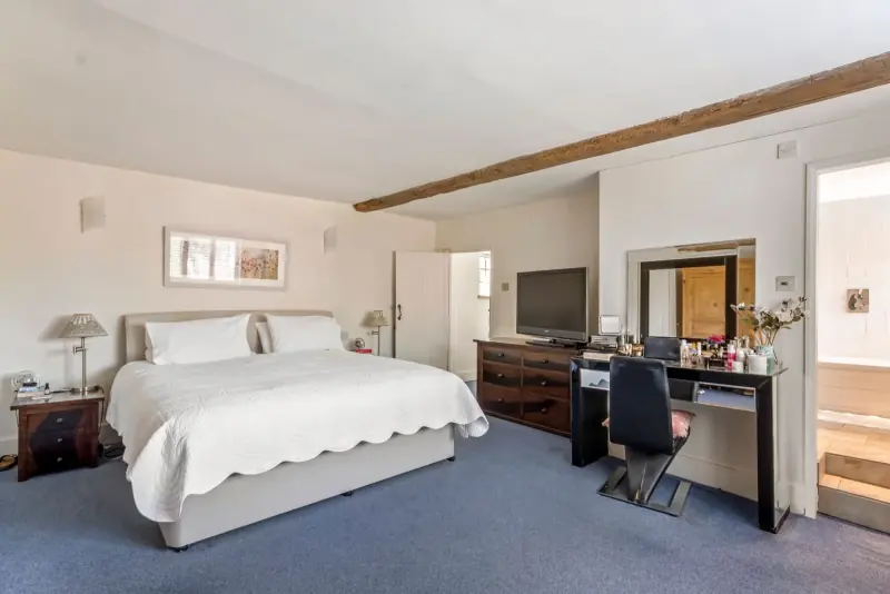 Second bedroom