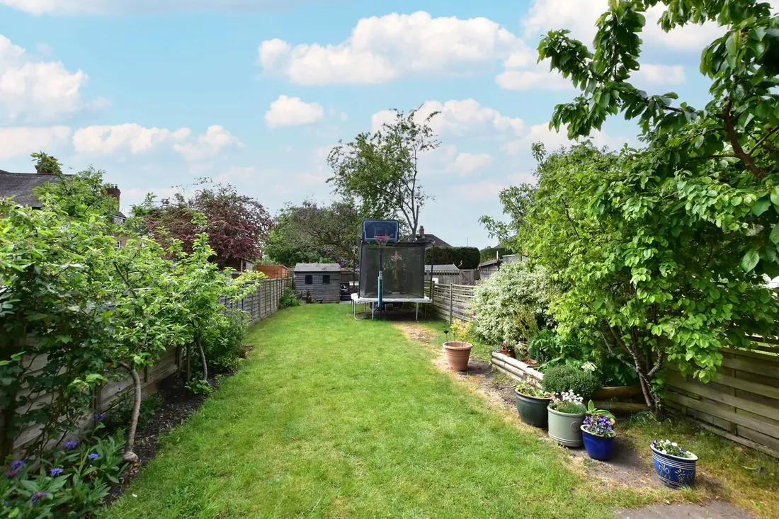 Garden lawn — south-facing planting and open depth
