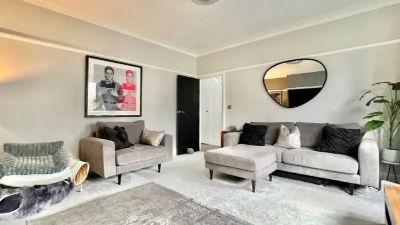Lounge — secondary view