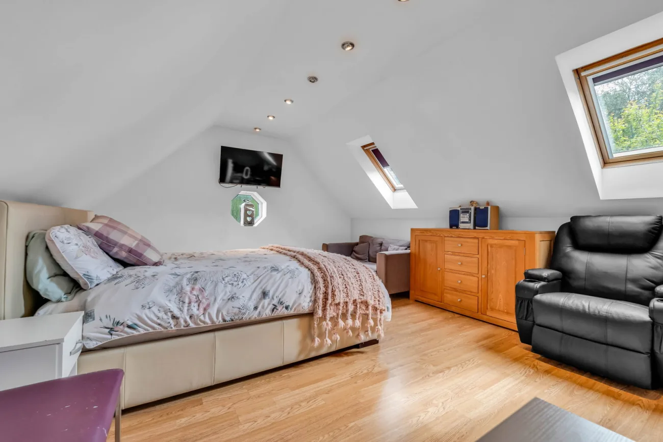 The guest suite over the garage