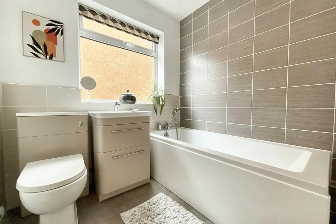 Ground-floor shower room