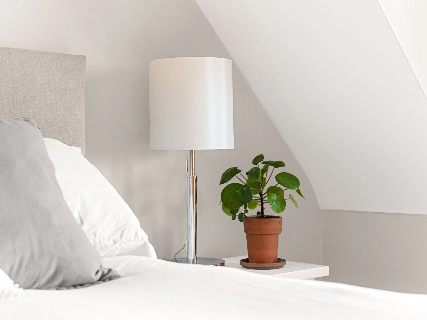 Kilbelin Lane — bedroom, atmospheric light