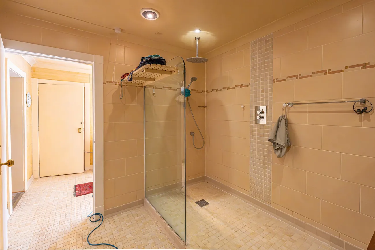The family bathroom.