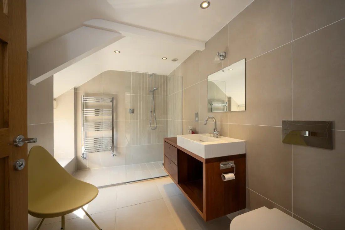 Walk-in shower room