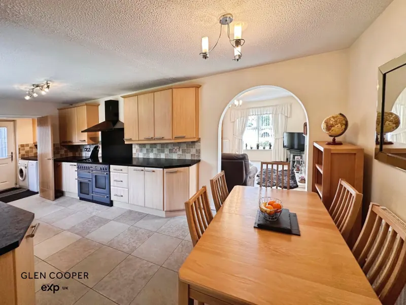 Range cooker and arch