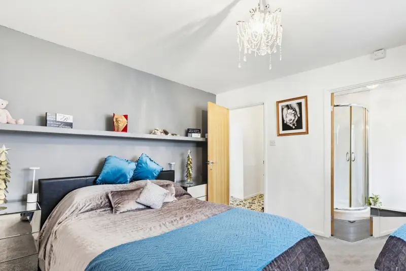 Principal bedroom