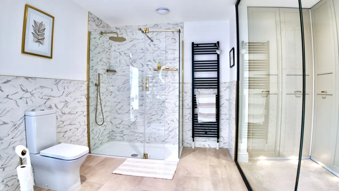 Walk-in shower ensuite