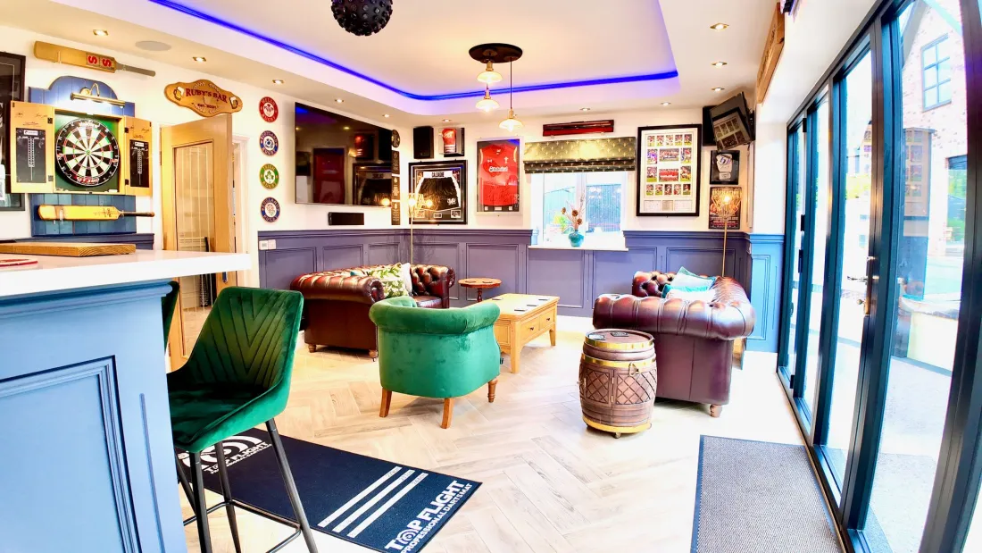 Home bar, perspective