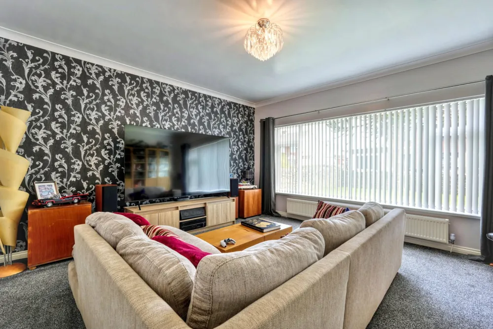 9A Scaw Road — the principal reception room