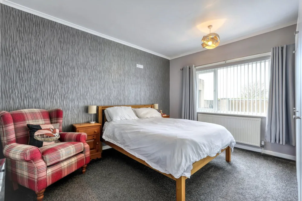 9A Scaw Road — a double bedroom