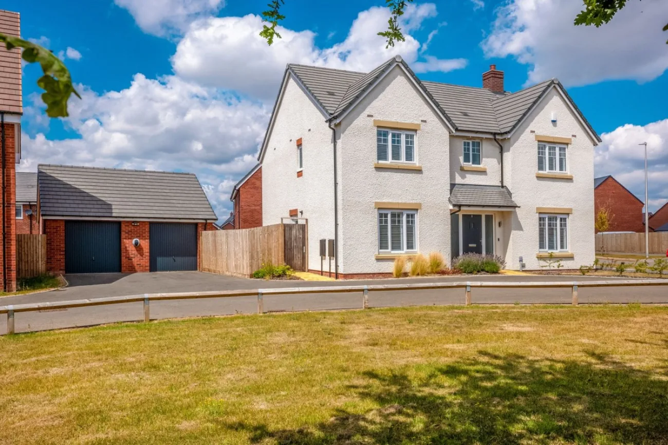 Sorrel Green, Warwick — front elevation across the green.