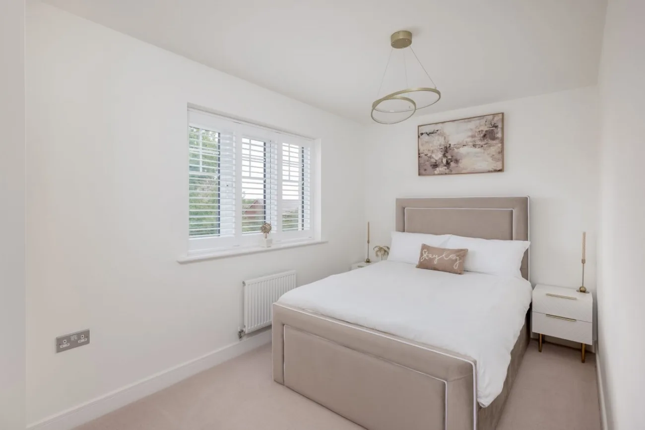 Principal bedroom at Sorrel Green, Warwick.