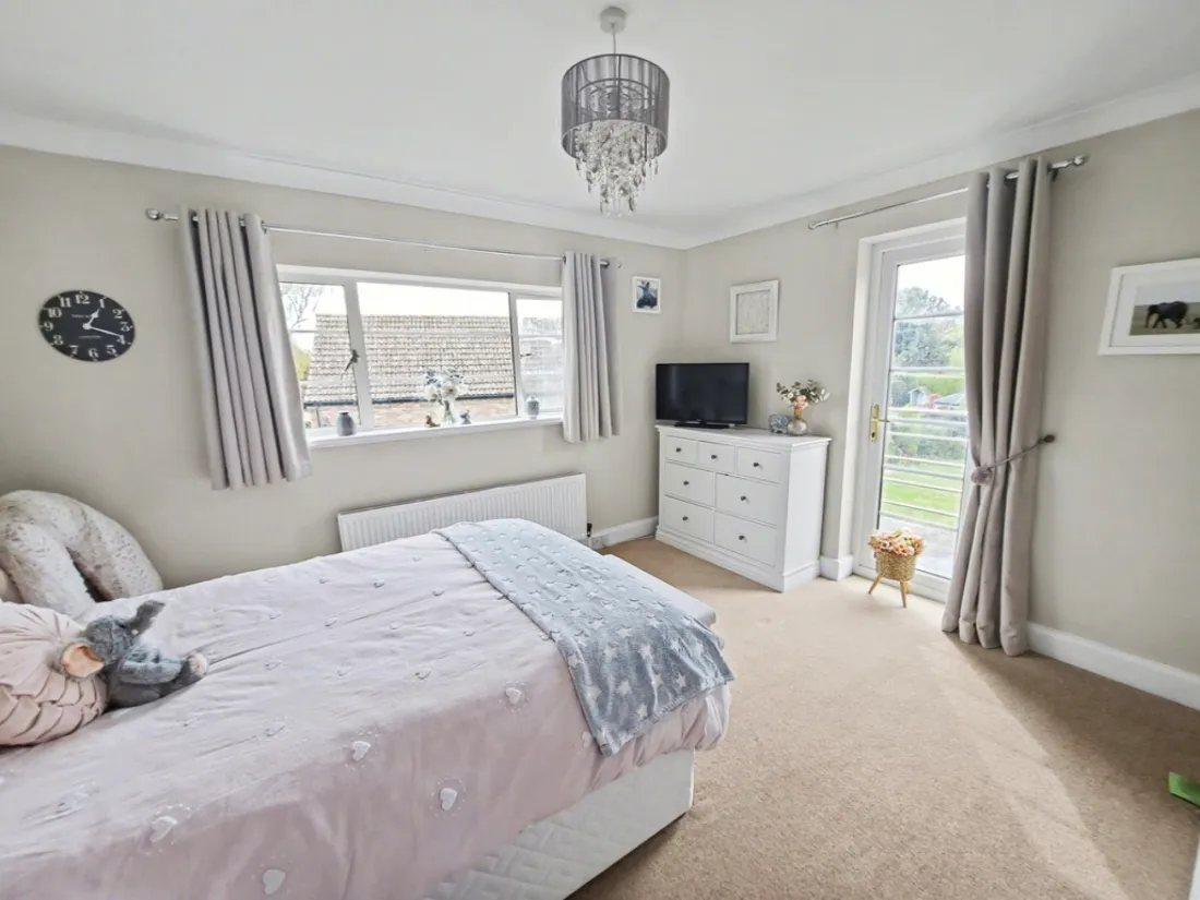 Principal bedroom with en-suite