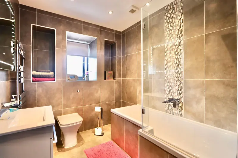 Family bathroom.