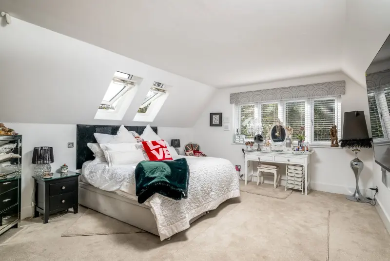 Reading nook bedroom