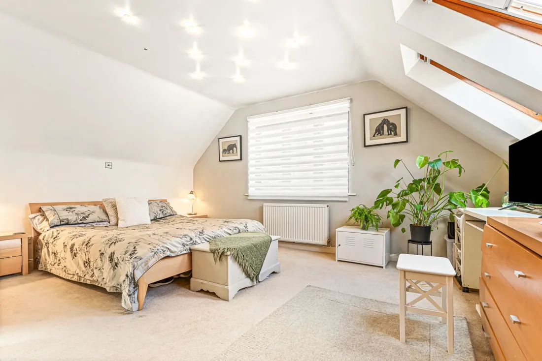 Principal bedroom