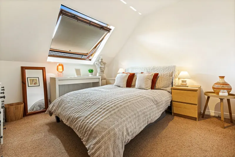 A guest bedroom