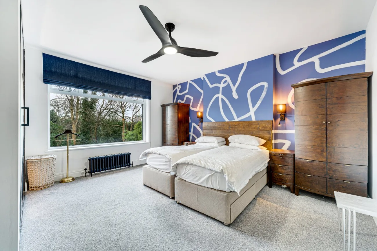 The principal bedroom